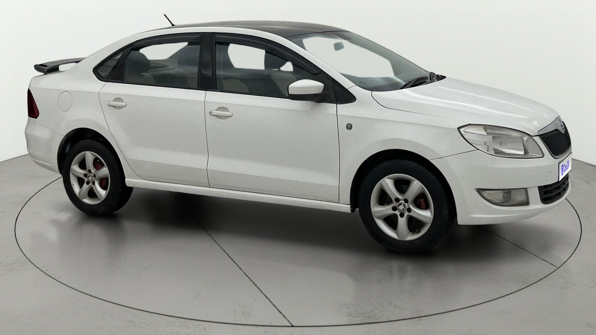 View 2015 Skoda Rapid 1.6 MPI Ambition Petrol BS IV Image 35 Used 2015 Skoda Rapid 1.6 MPI Ambition Petrol BS IV Image 35