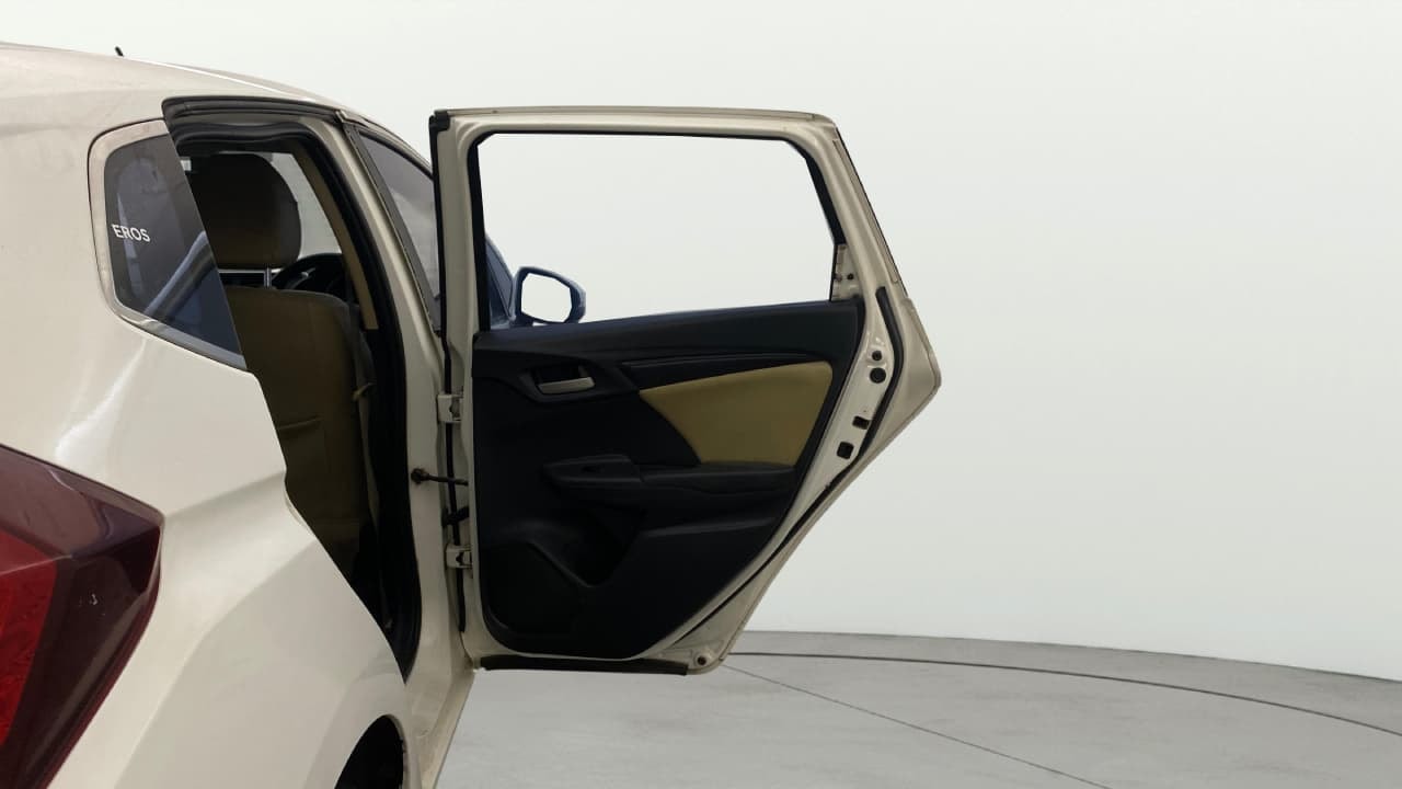 View 2015 Honda Jazz E MT Diesel Image 7 Used 2015 Honda Jazz E MT Diesel Image 7