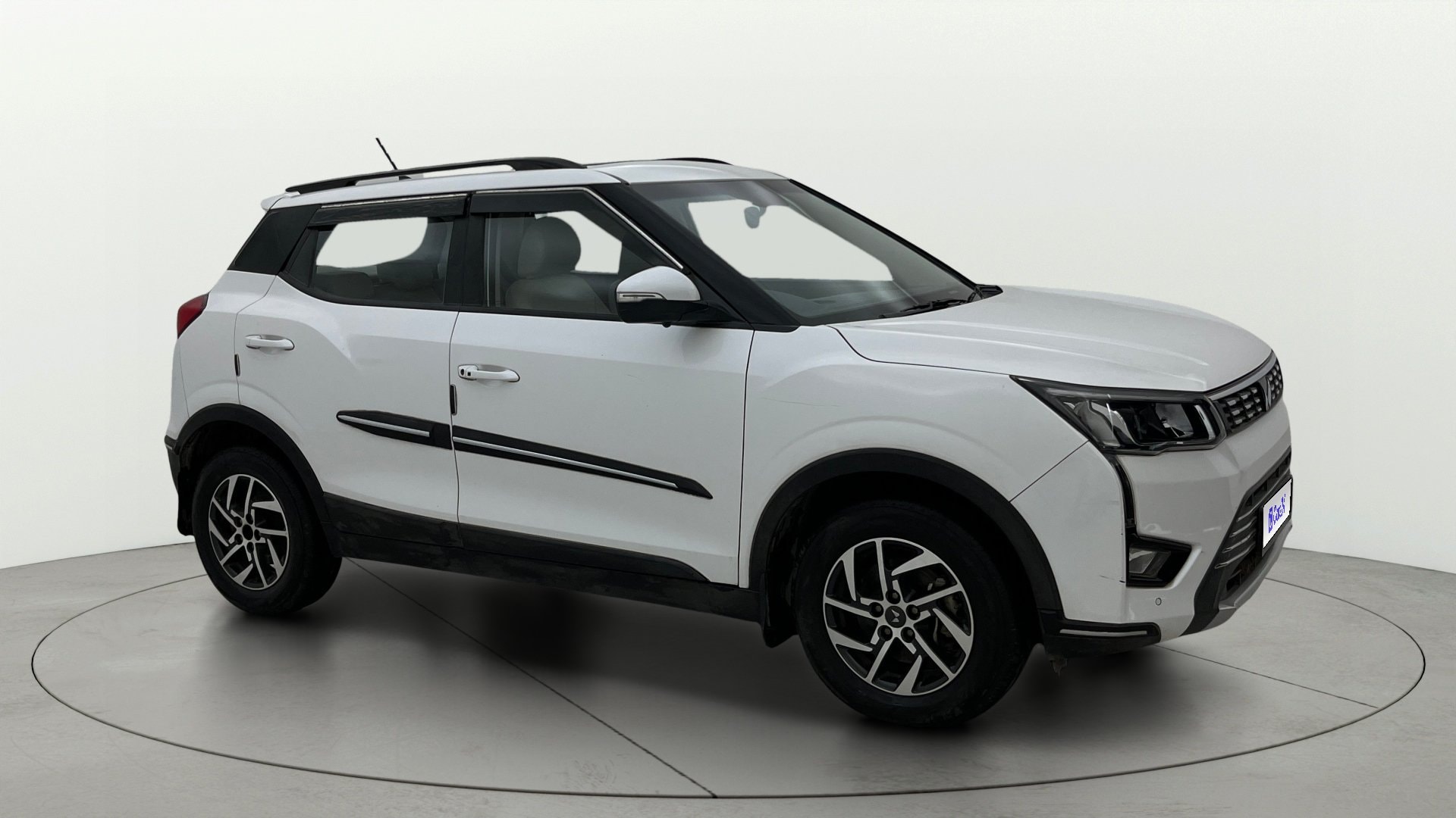 View 2024 Mahindra XUV300 W4 Petrol BS IV Image 14 Used 2024 Mahindra XUV300 W4 Petrol BS IV Image 14