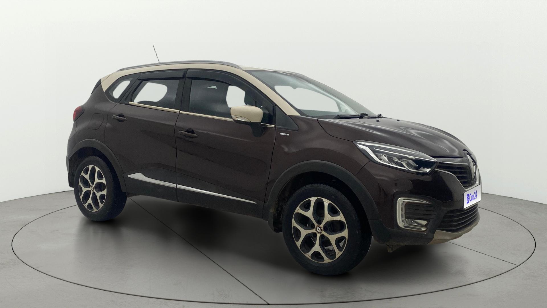View 2019 Renault Captur Platine Petrol Dual Tone Image 14 Used 2019 Renault Captur Platine Petrol Dual Tone Image 14