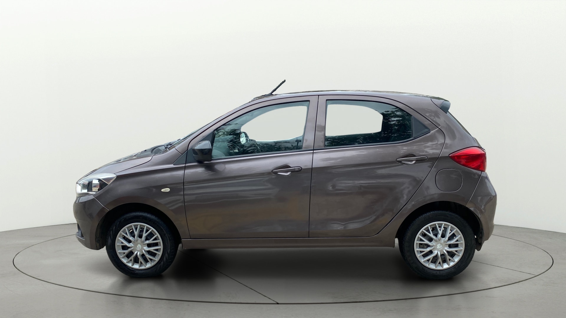 View 2017 Tata Tiago Revotorq XB Image 28 Used 2017 Tata Tiago Revotorq XB Image 28