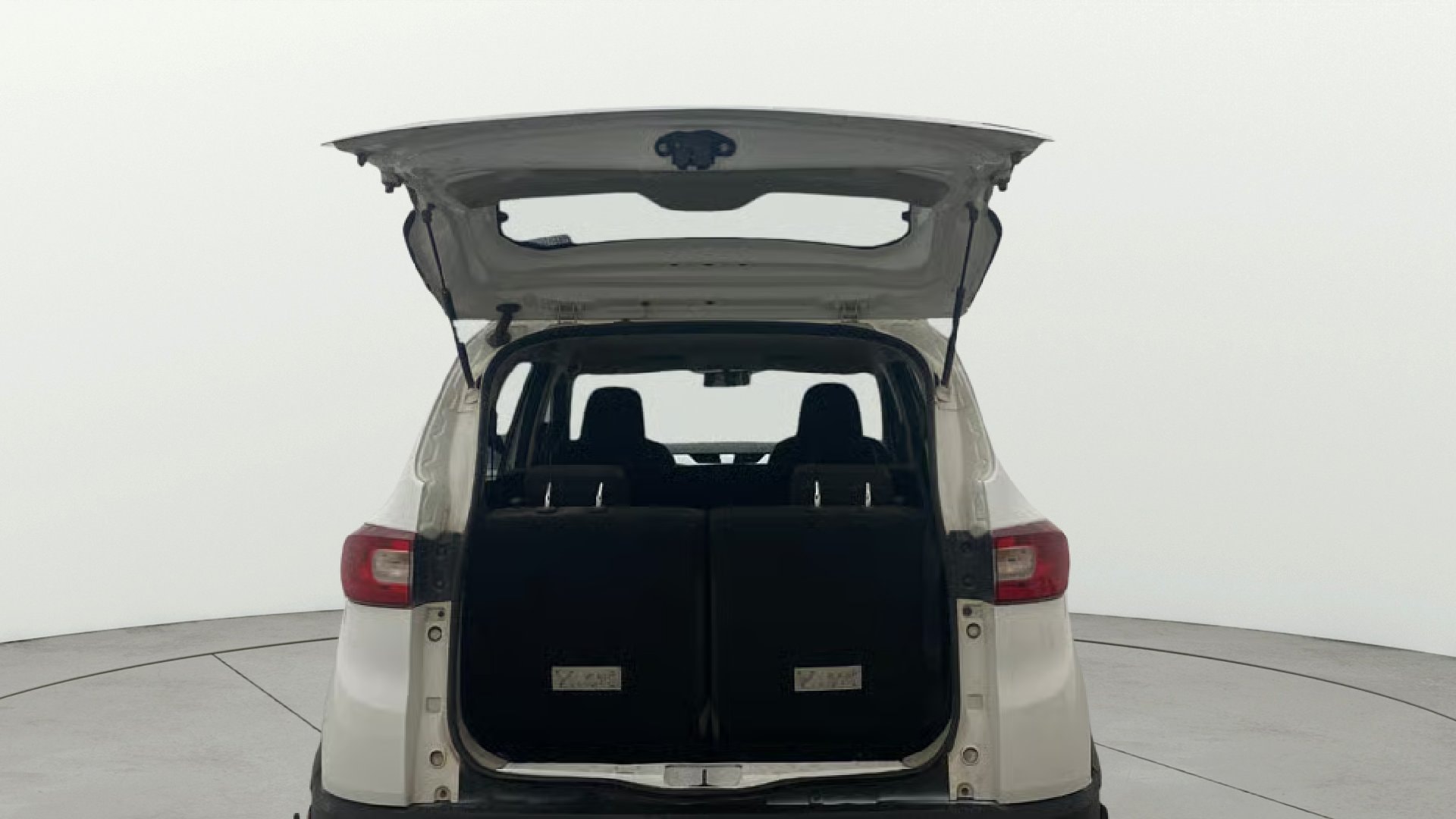 View 2021 Renault Triber RXZ Image 17 Used 2021 Renault Triber RXZ Image 17