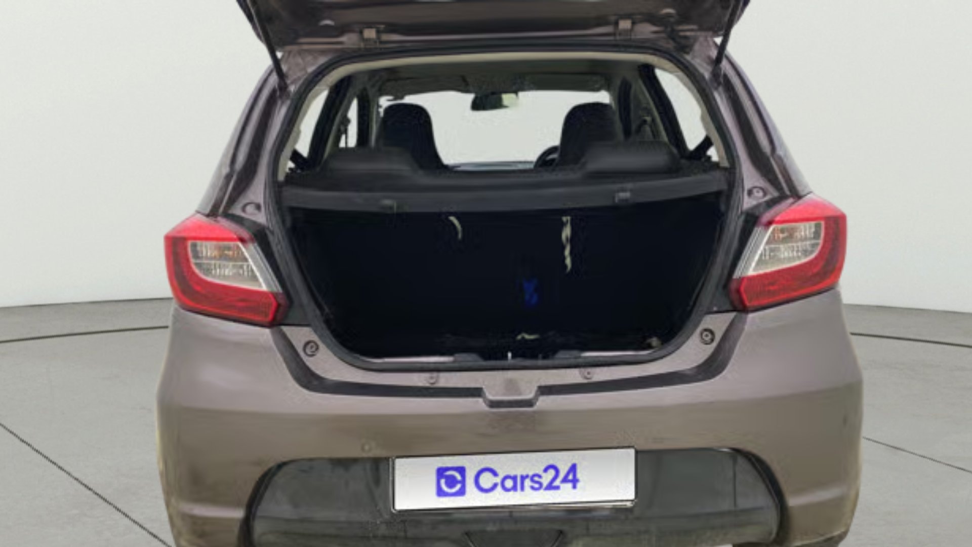 View 2017 Tata Tiago Revotorq XB Image 36 Used 2017 Tata Tiago Revotorq XB Image 36