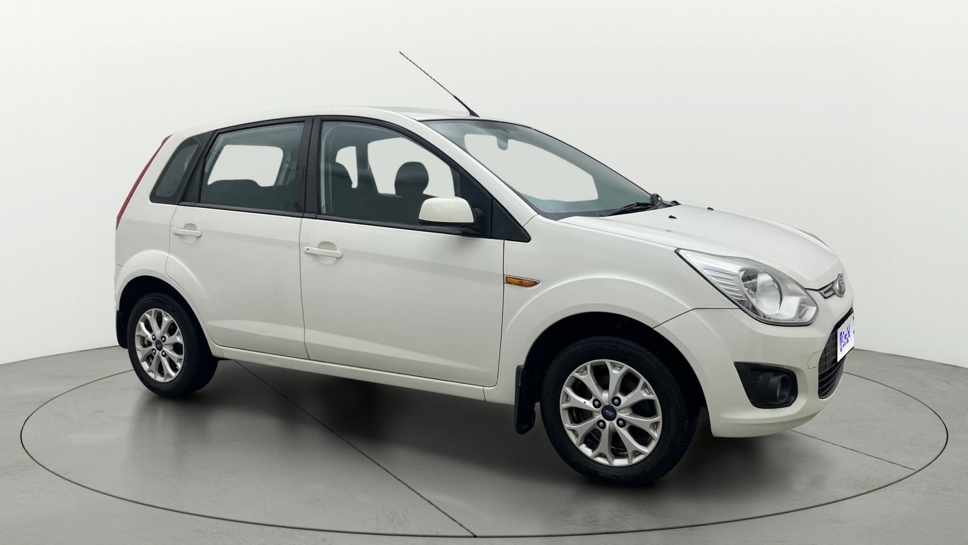 View 2013 Ford Figo 1.2P Ambiente MT BS IV Image 21 Used 2013 Ford Figo 1.2P Ambiente MT BS IV Image 21