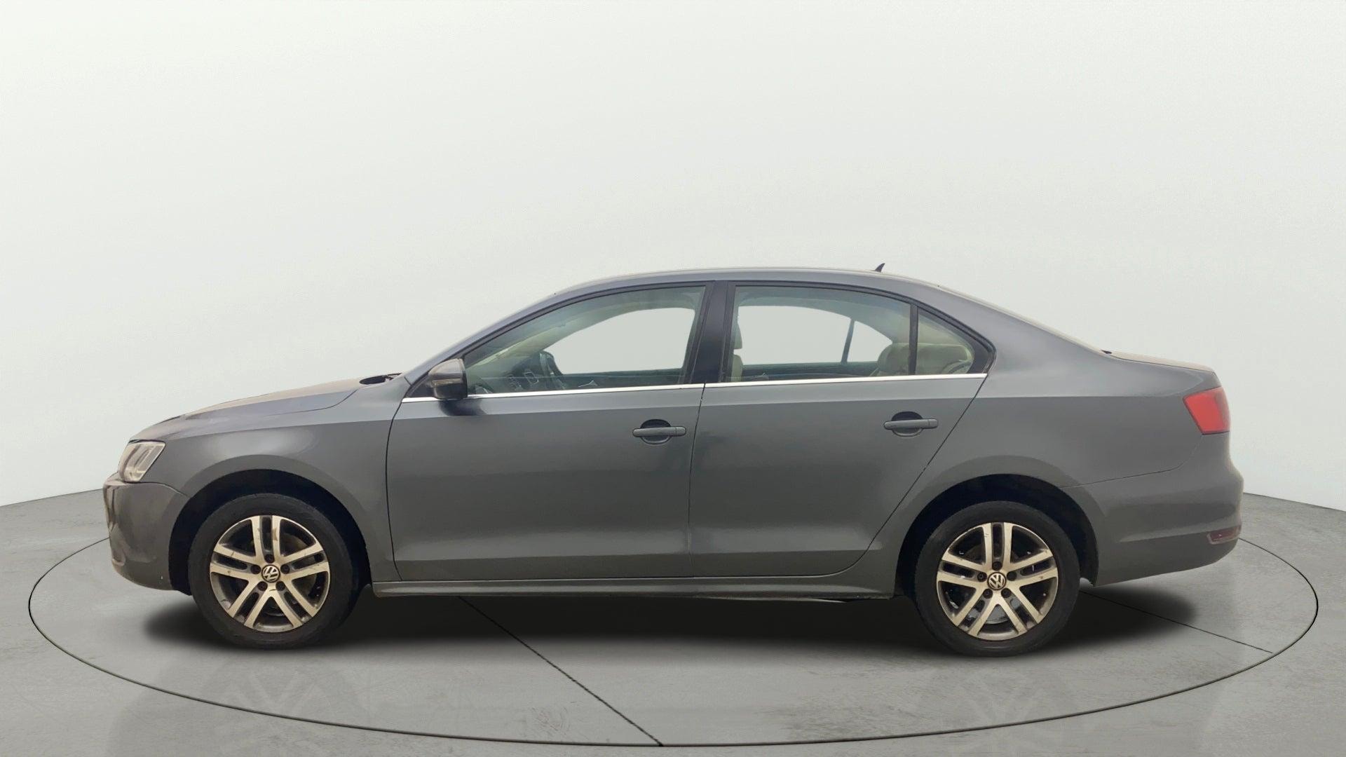 View 2013 Volkswagen Jetta 2.0 Highline AT Image 24 Used 2013 Volkswagen Jetta 2.0 Highline AT Image 24