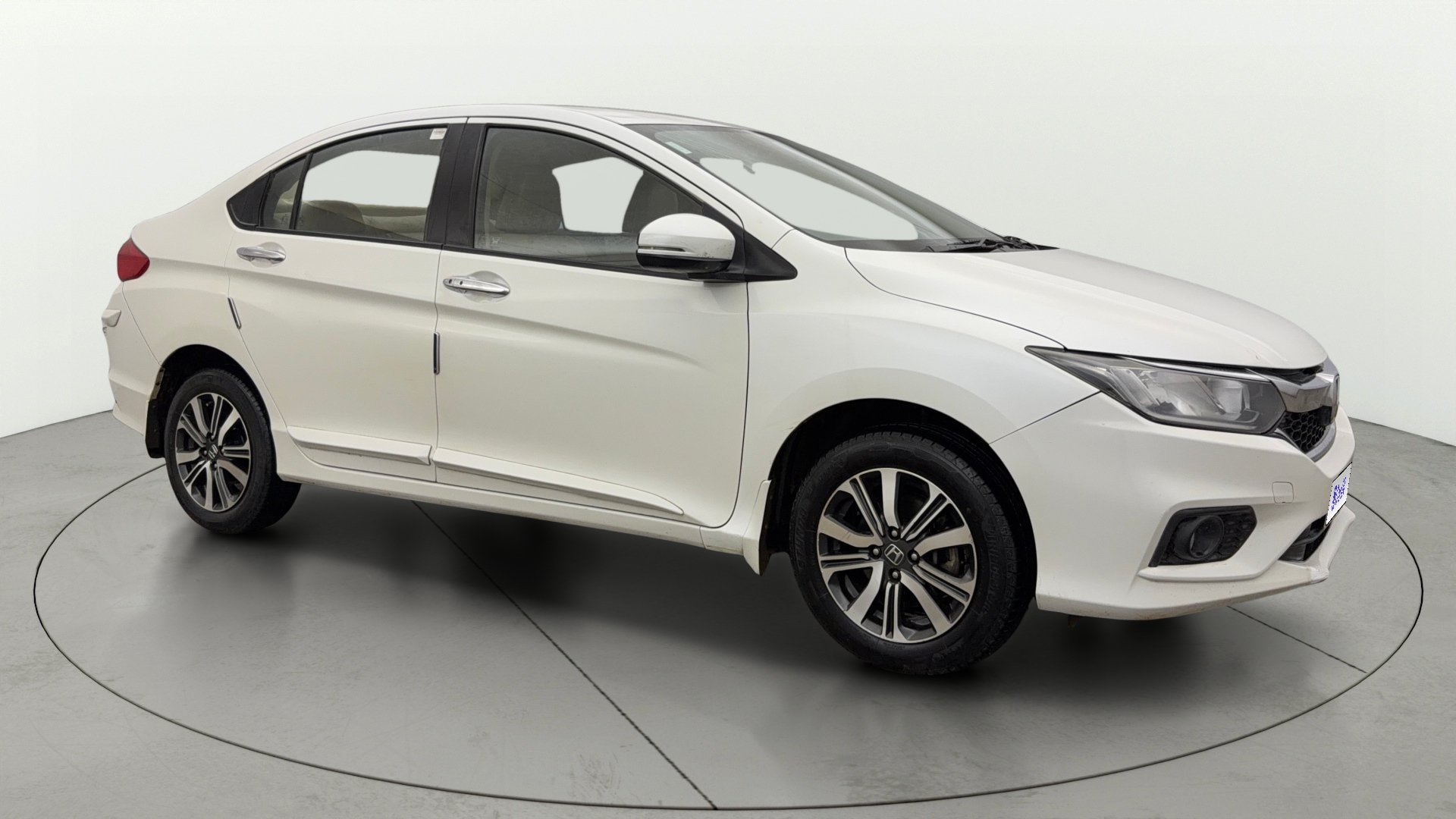 View 2018 Honda City ZX MT Diesel Anniversary Edition Image 14 Used 2018 Honda City ZX MT Diesel Anniversary Edition Image 14