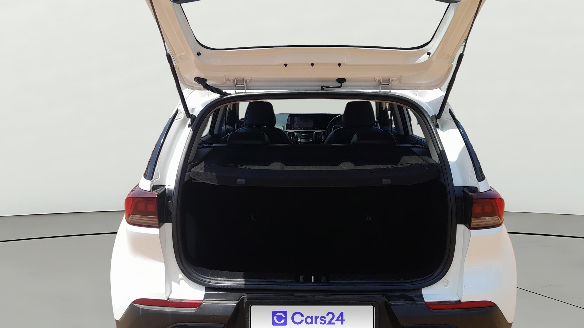 View 2022 Kia Sonet GTX Plus iMT Petrol Image 42 Used 2022 Kia Sonet GTX Plus iMT Petrol Image 42