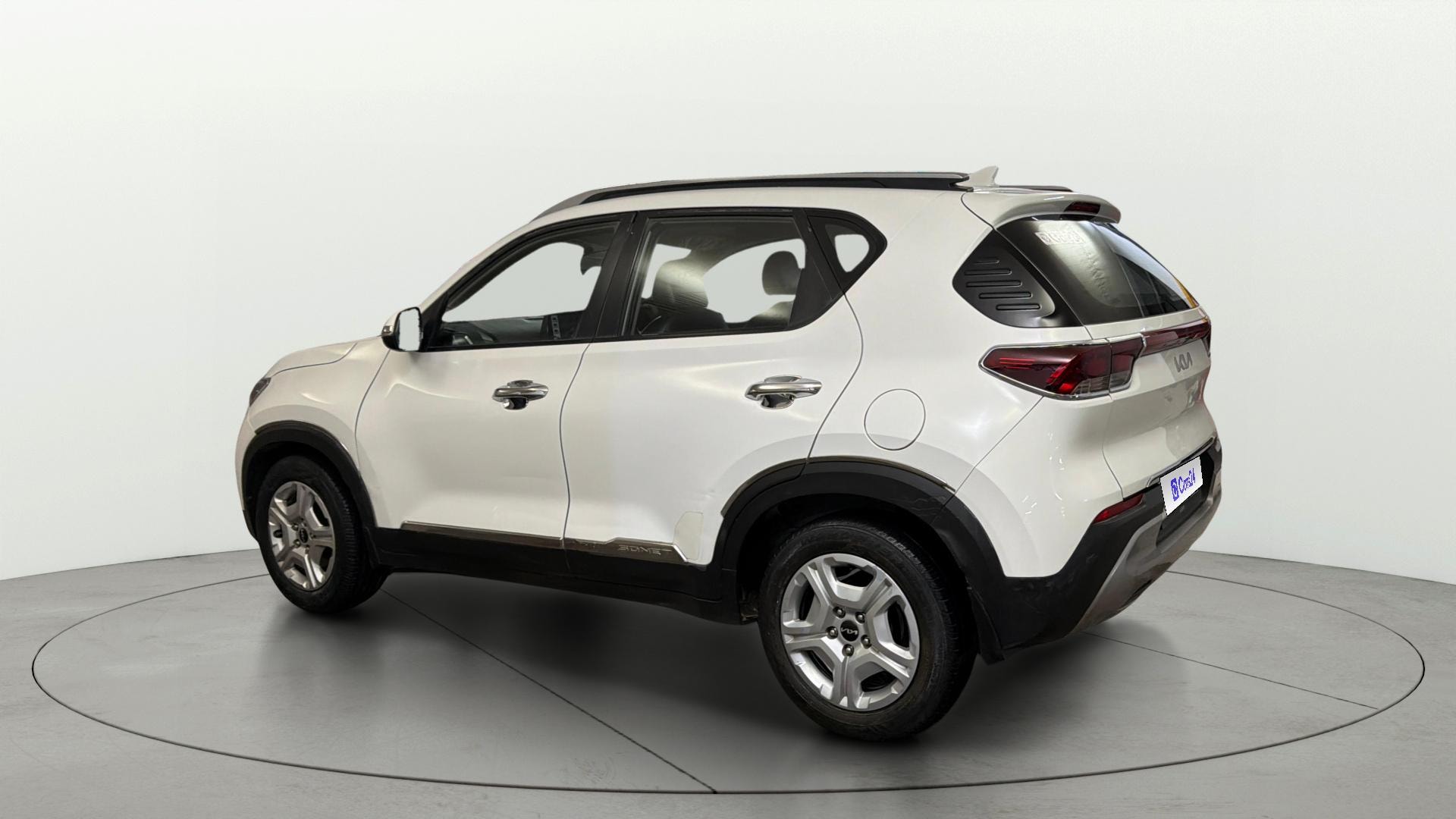 View 2022 Kia Sonet HTK Plus Petrol Image 2 Used 2022 Kia Sonet HTK Plus Petrol Image 2