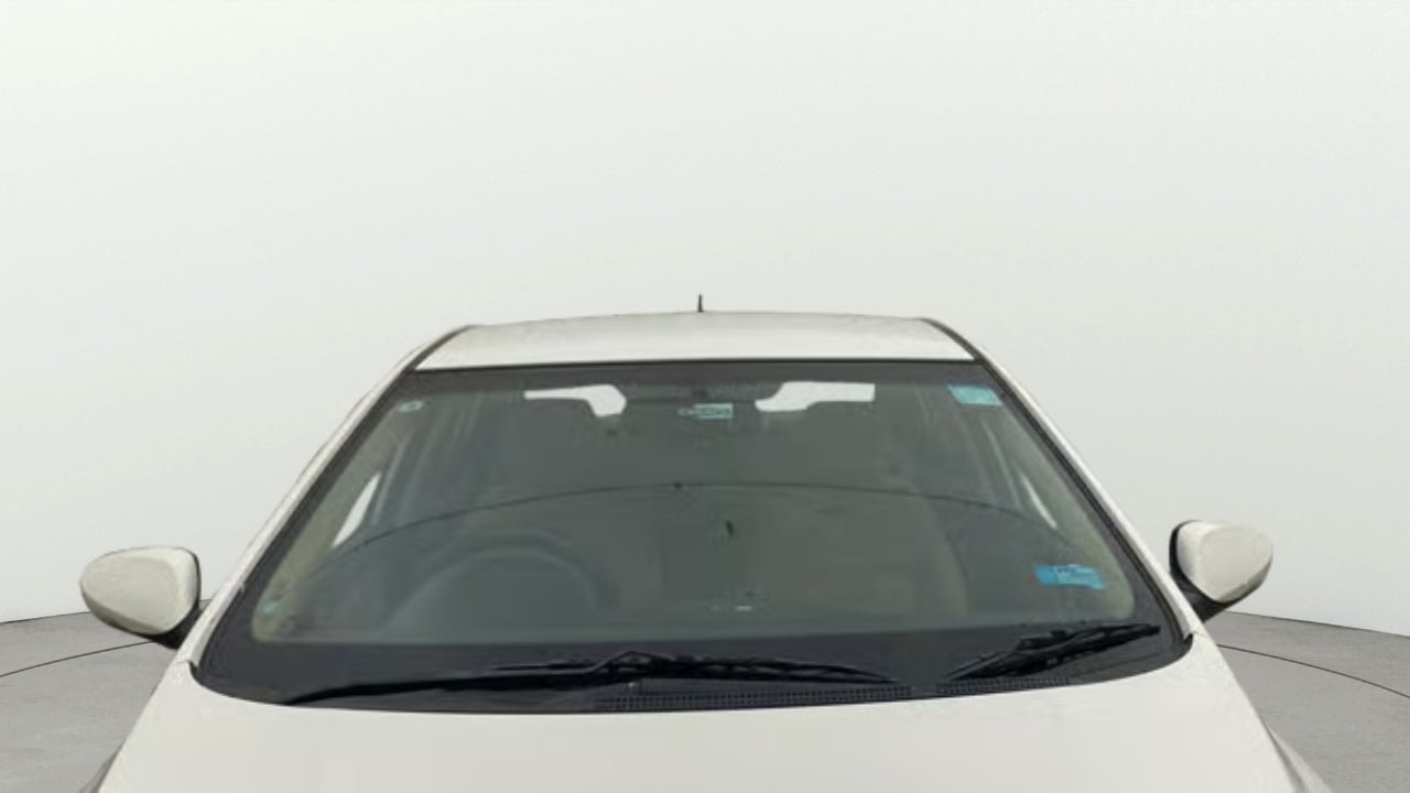 View 2015 Hyundai Fluidic Verna 1.4 CRDI Base Image 30 Used 2015 Hyundai Fluidic Verna 1.4 CRDI Base Image 30