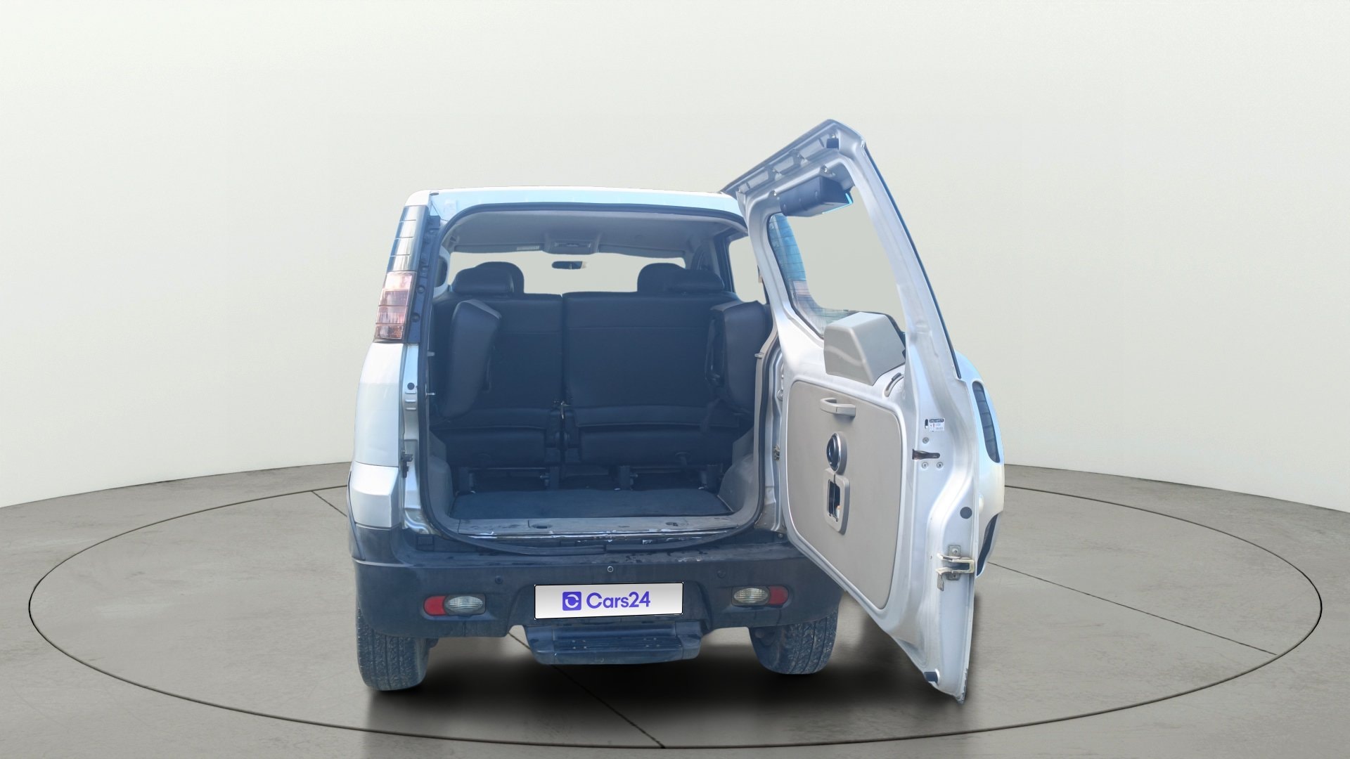 View 2016 Mahindra NuvoSport N8 Image 32 Used 2016 Mahindra NuvoSport N8 Image 32