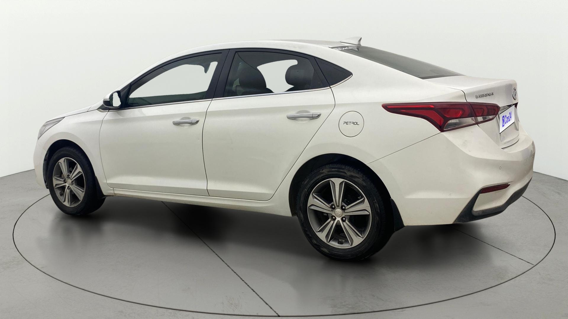 View 2019 Hyundai Verna 1.6 VTVT SX (O) AT Image 2 Used 2019 Hyundai Verna 1.6 VTVT SX (O) AT Image 2