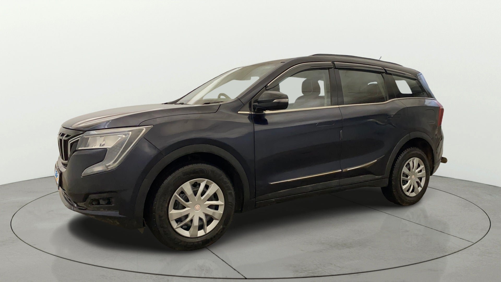 View 2023 Mahindra XUV700 MX Petrol 5 STR Image 21 Used 2023 Mahindra XUV700 MX Petrol 5 STR Image 21