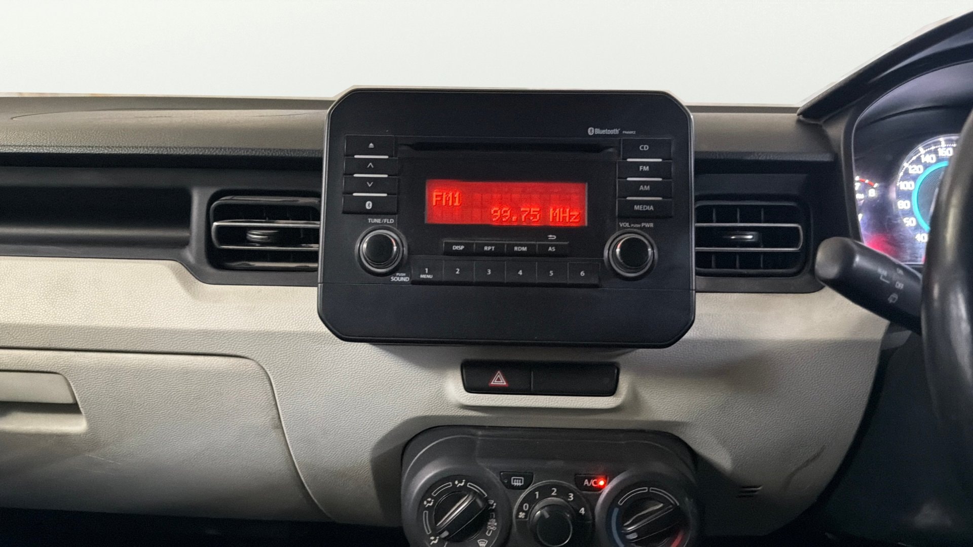 View 2018 Maruti Suzuki 1000 Base Variant Image 31 Used 2018 Maruti Suzuki 1000 Base Variant Image 31