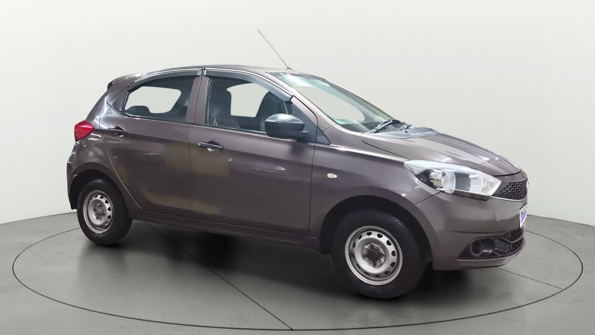 View 2018 Tata Tiago Revotorq XB Image 21 Used 2018 Tata Tiago Revotorq XB Image 21