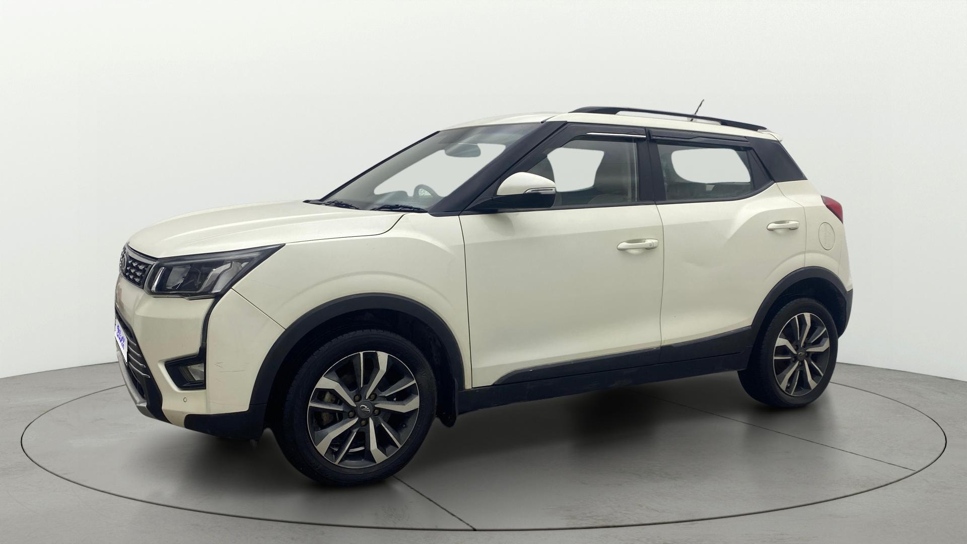 View 2021 Mahindra XUV300 W4 Petrol BS IV Image 22 Used 2021 Mahindra XUV300 W4 Petrol BS IV Image 22