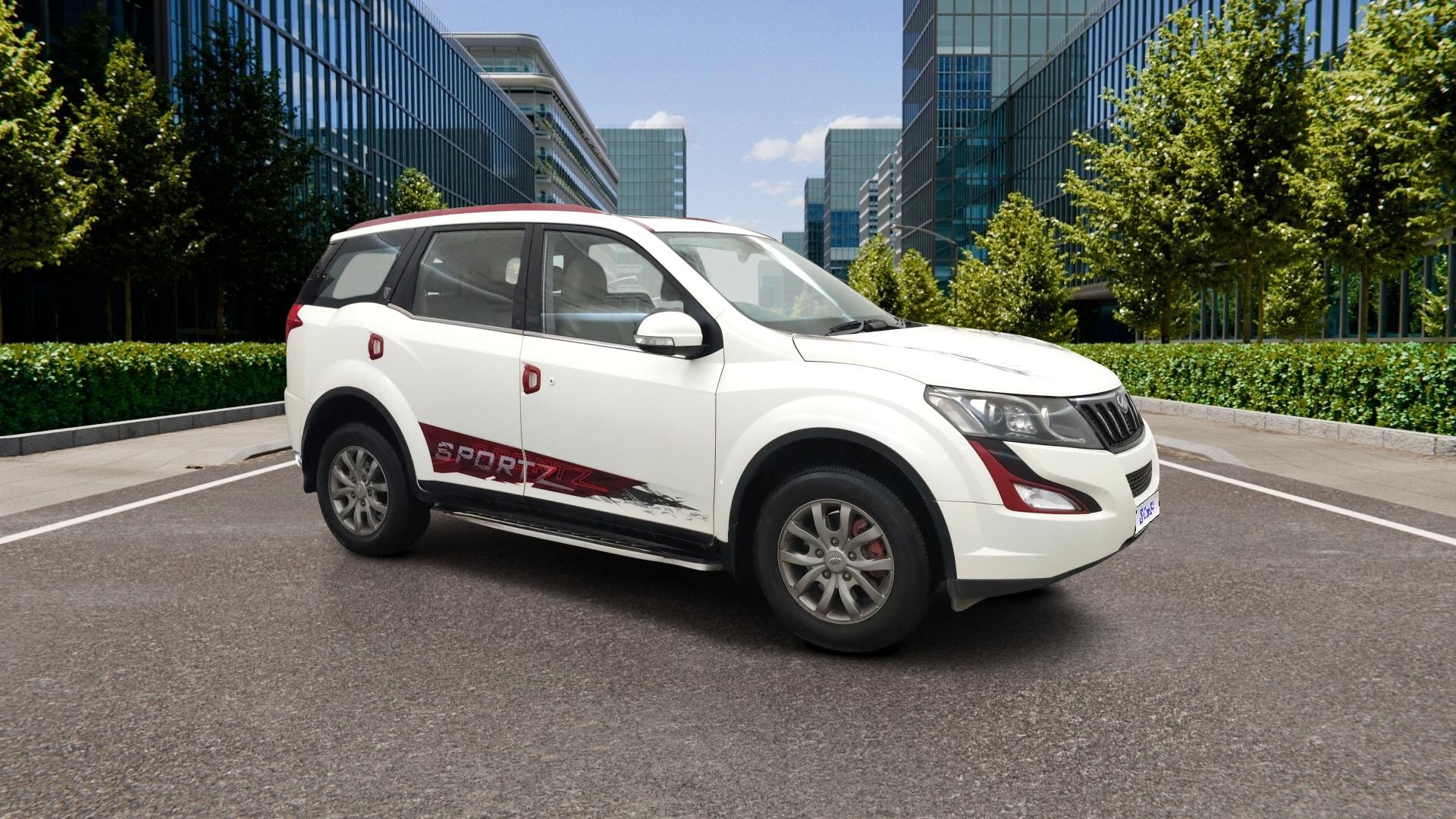 View 2017 Mahindra XUV500 G AT Image 15 Used 2017 Mahindra XUV500 G AT Image 15