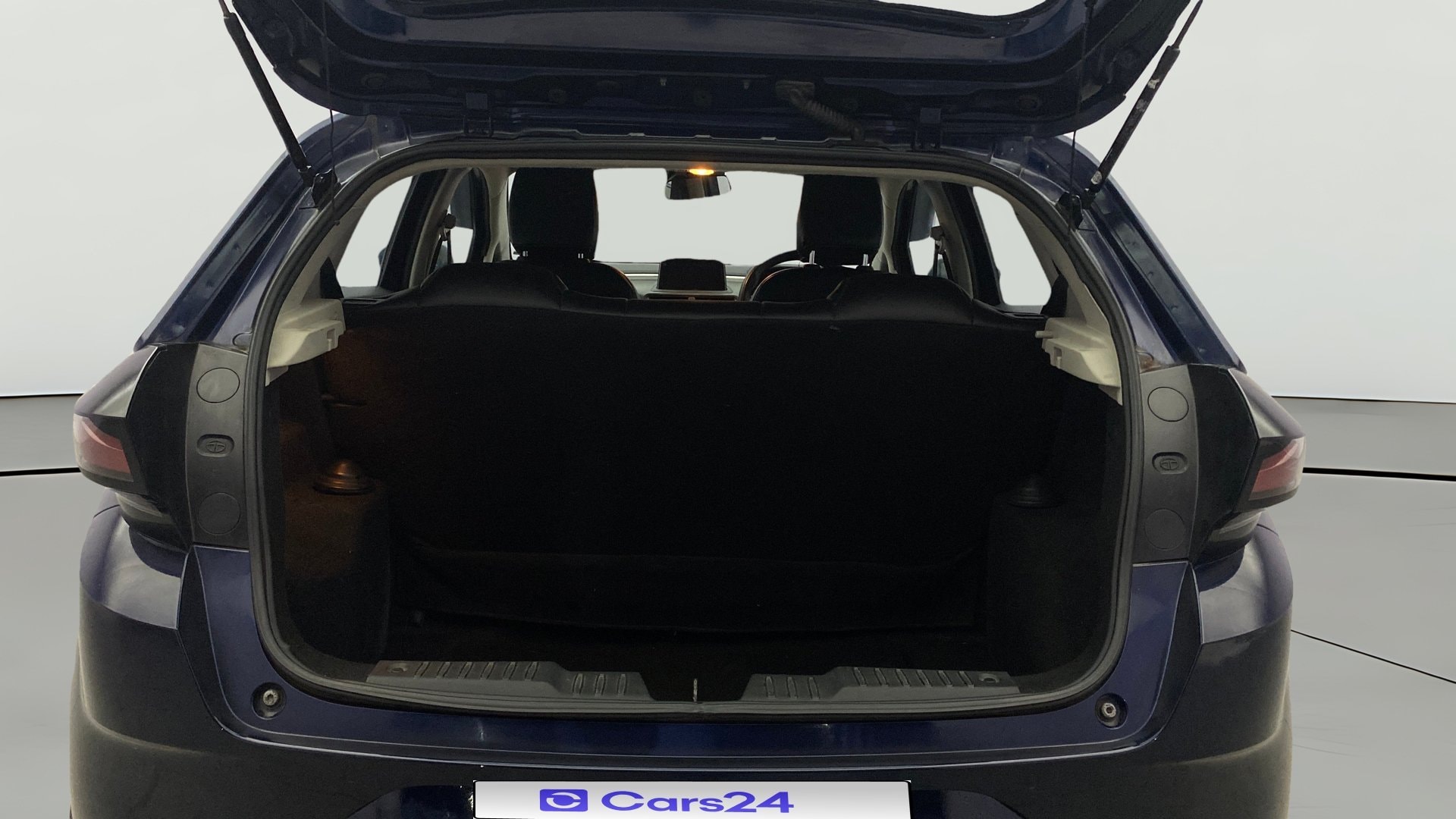 View 2022 Tata Altroz XT Petrol Image 39 Used 2022 Tata Altroz XT Petrol Image 39
