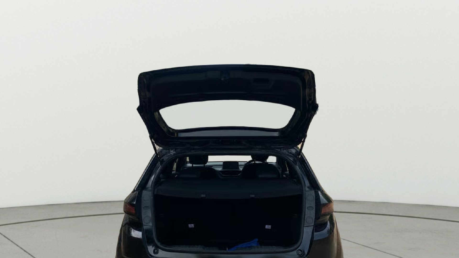 View 2022 Tata Altroz XZ Petrol Image 17 Used 2022 Tata Altroz XZ Petrol Image 17