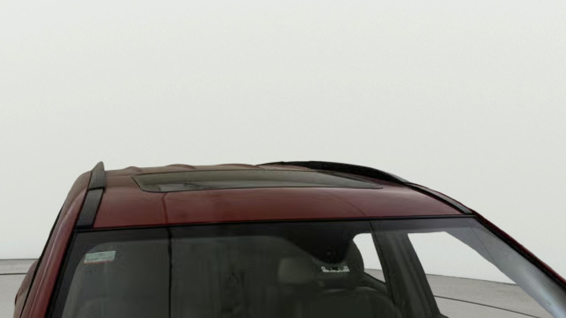 View 2015 Mahindra XUV500 W10 FWD Image 6 Used 2015 Mahindra XUV500 W10 FWD Image 6