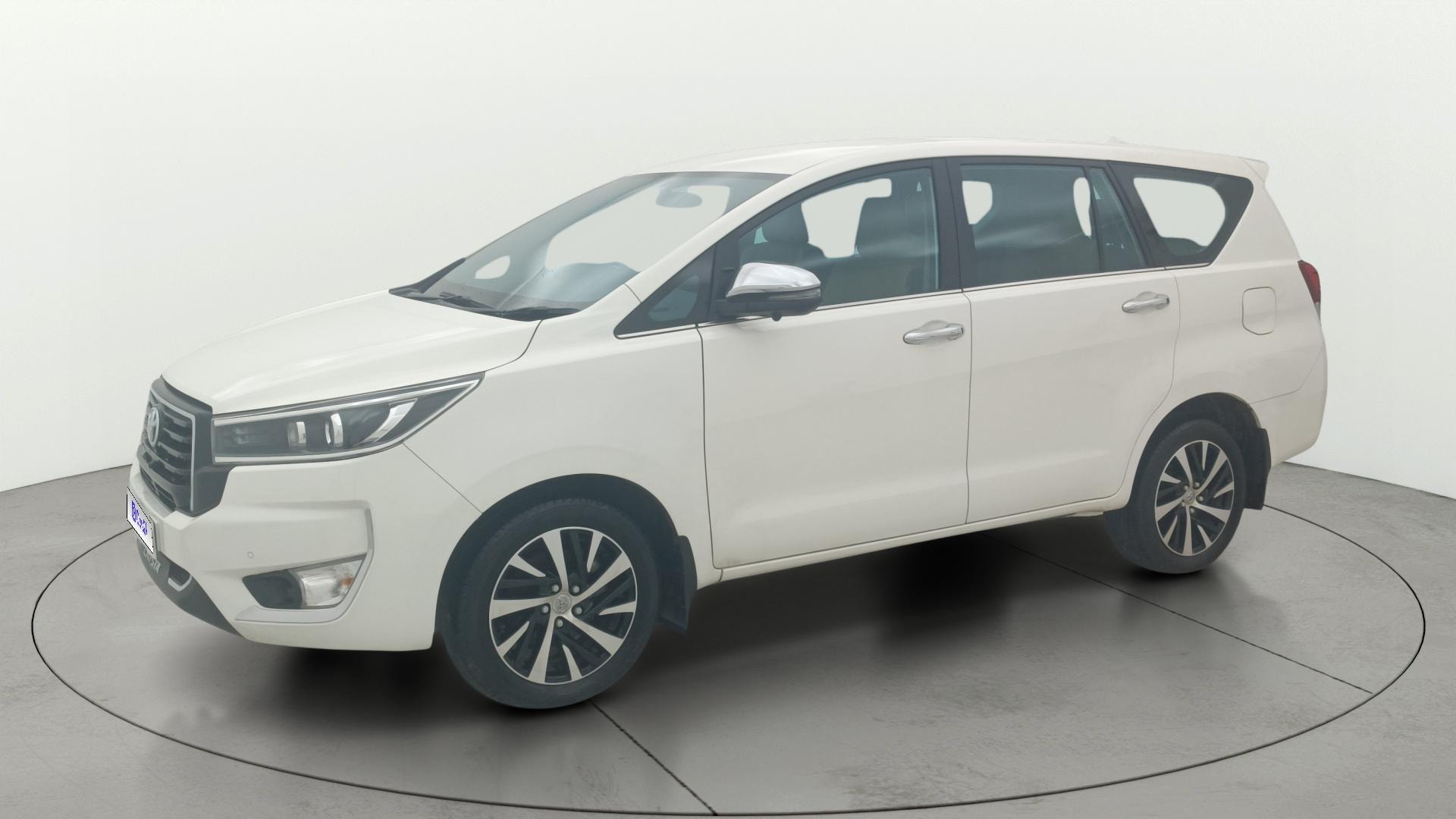 Used 2025 Toyota Innova Crysta Used 2025 Toyota Innova Crysta