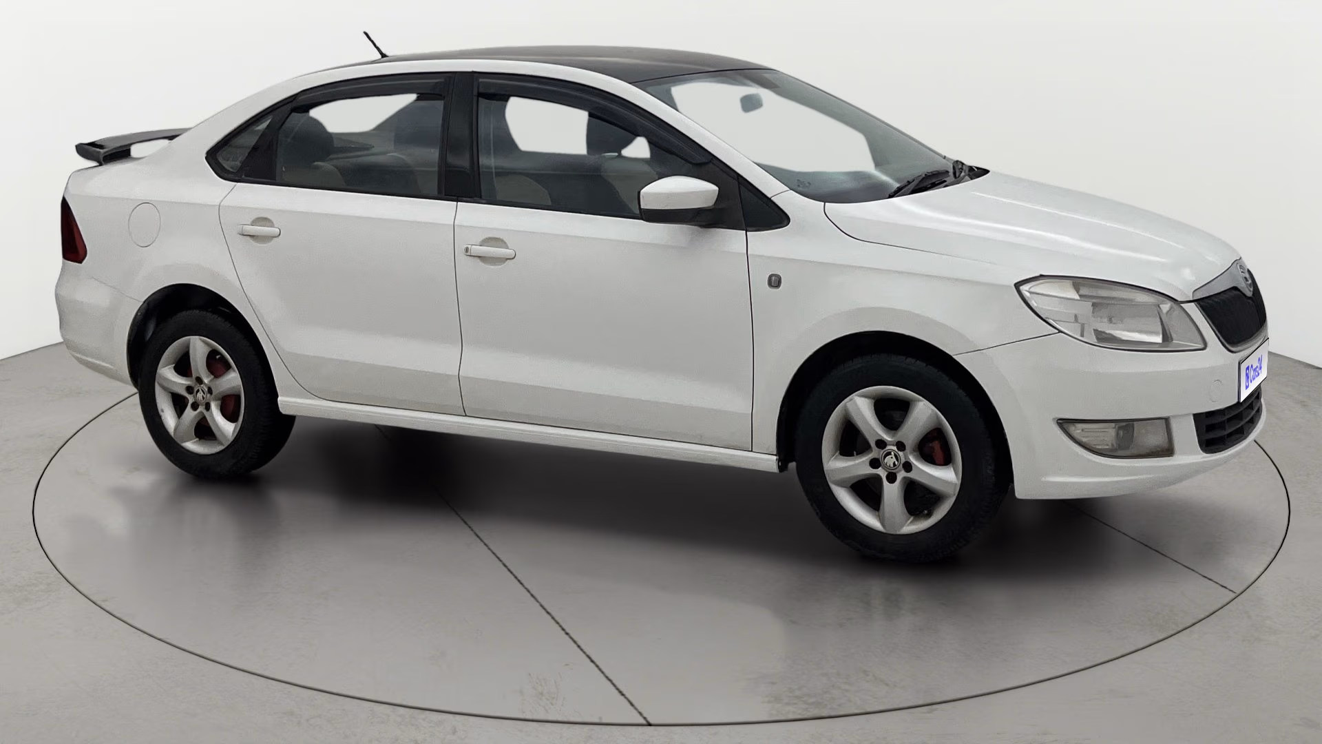 View 2015 Skoda Rapid 1.6 MPI Ambition Petrol BS IV Image 21 Used 2015 Skoda Rapid 1.6 MPI Ambition Petrol BS IV Image 21