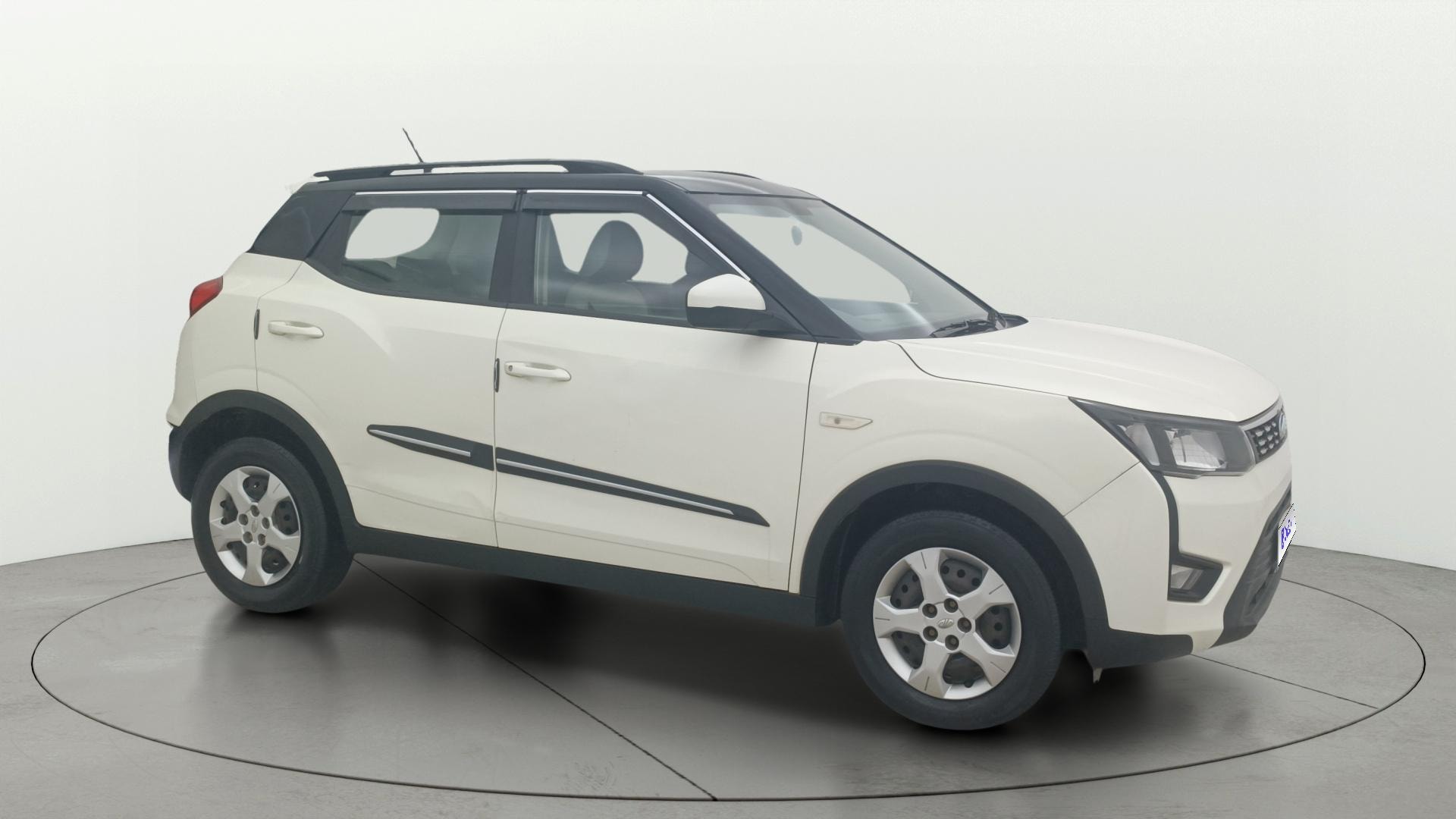 View 2021 Mahindra XUV300 W4 Petrol BS IV Image 36 Used 2021 Mahindra XUV300 W4 Petrol BS IV Image 36
