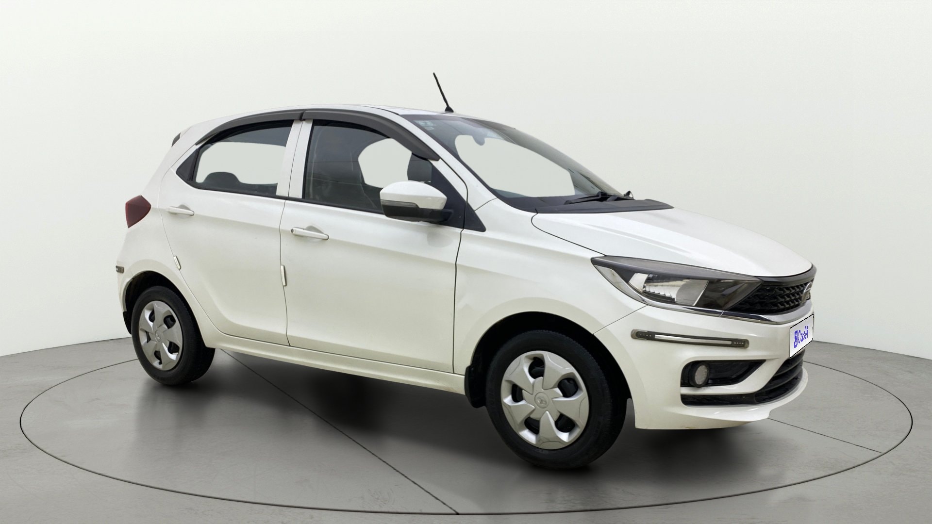 View 2020 Tata Tiago Revotorq XB Image 21 Used 2020 Tata Tiago Revotorq XB Image 21