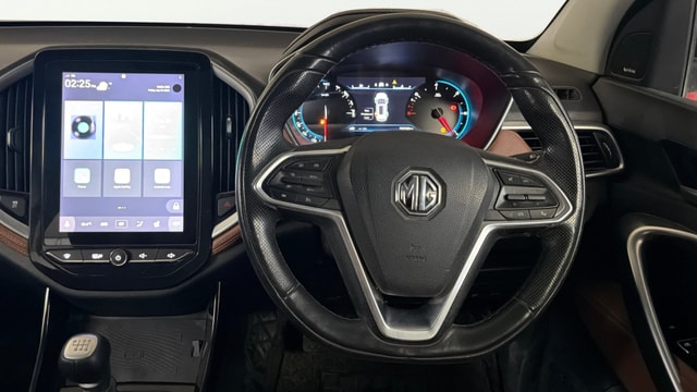 View MG Hector Plus Image 21 Used MG Hector Plus Image 21