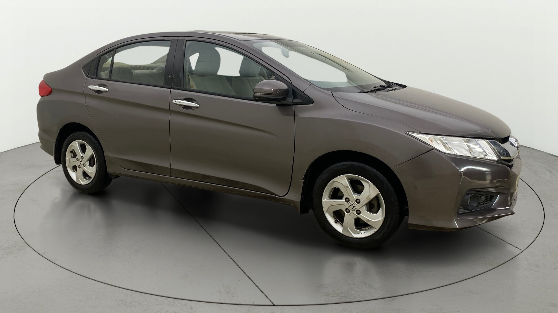 View 2015 Honda City ZX MT Diesel Anniversary Edition Image 14 Used 2015 Honda City ZX MT Diesel Anniversary Edition Image 14