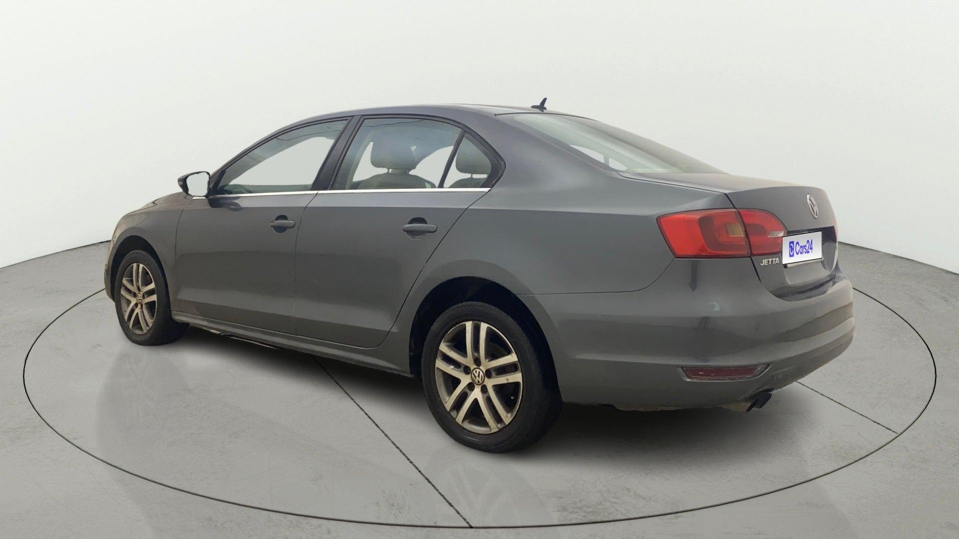 View 2013 Volkswagen Jetta 2.0 Highline AT Image 2 Used 2013 Volkswagen Jetta 2.0 Highline AT Image 2