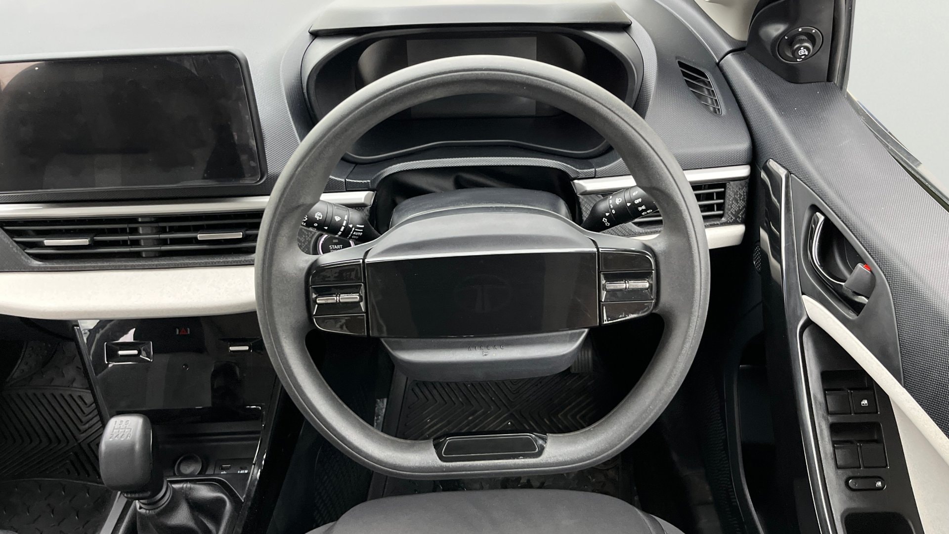 Used 2025 Tata Nexon Used 2025 Tata Nexon