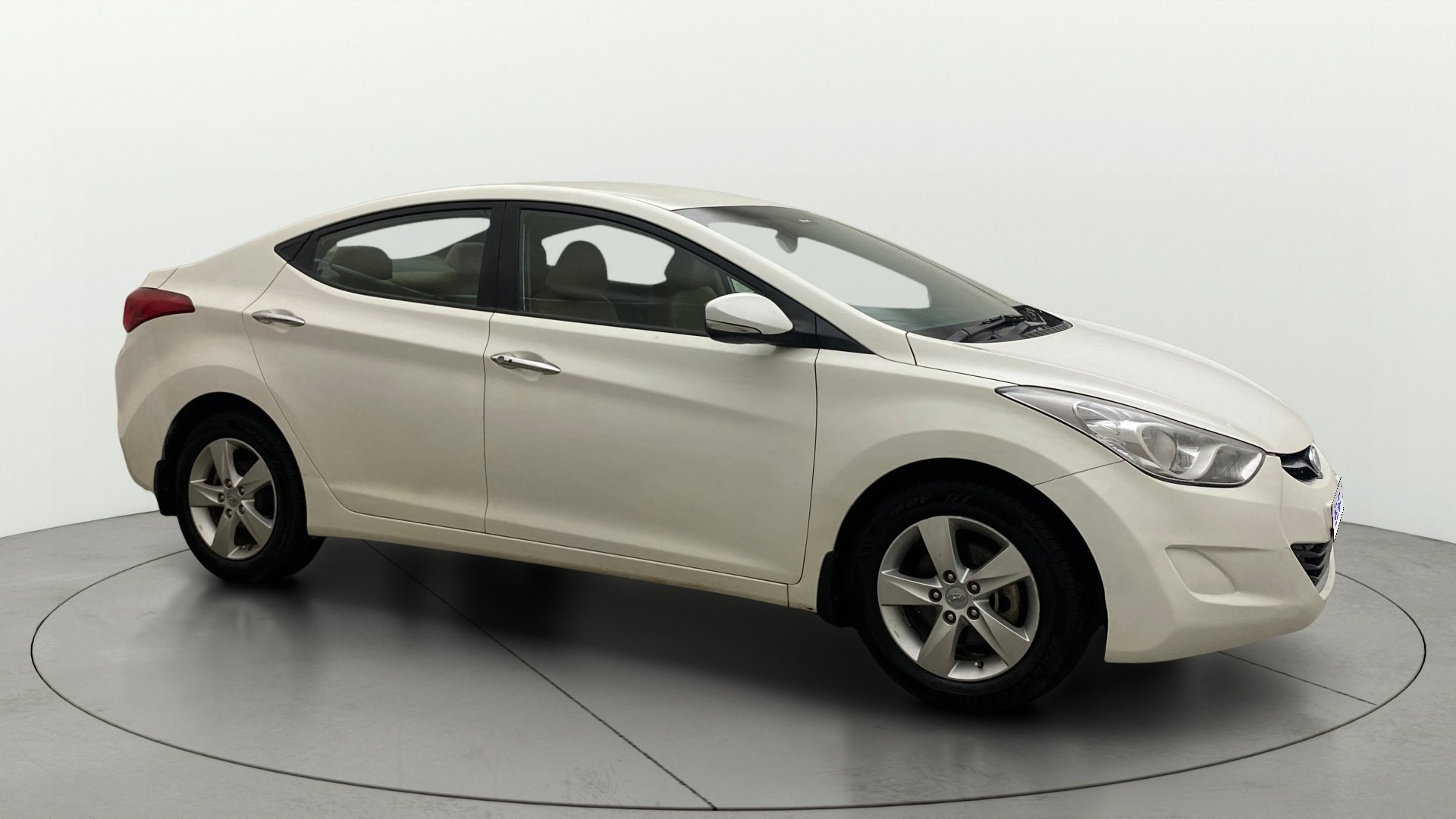 View 2013 Hyundai Elantra 1.6 CRDi S Image 22 Used 2013 Hyundai Elantra 1.6 CRDi S Image 22