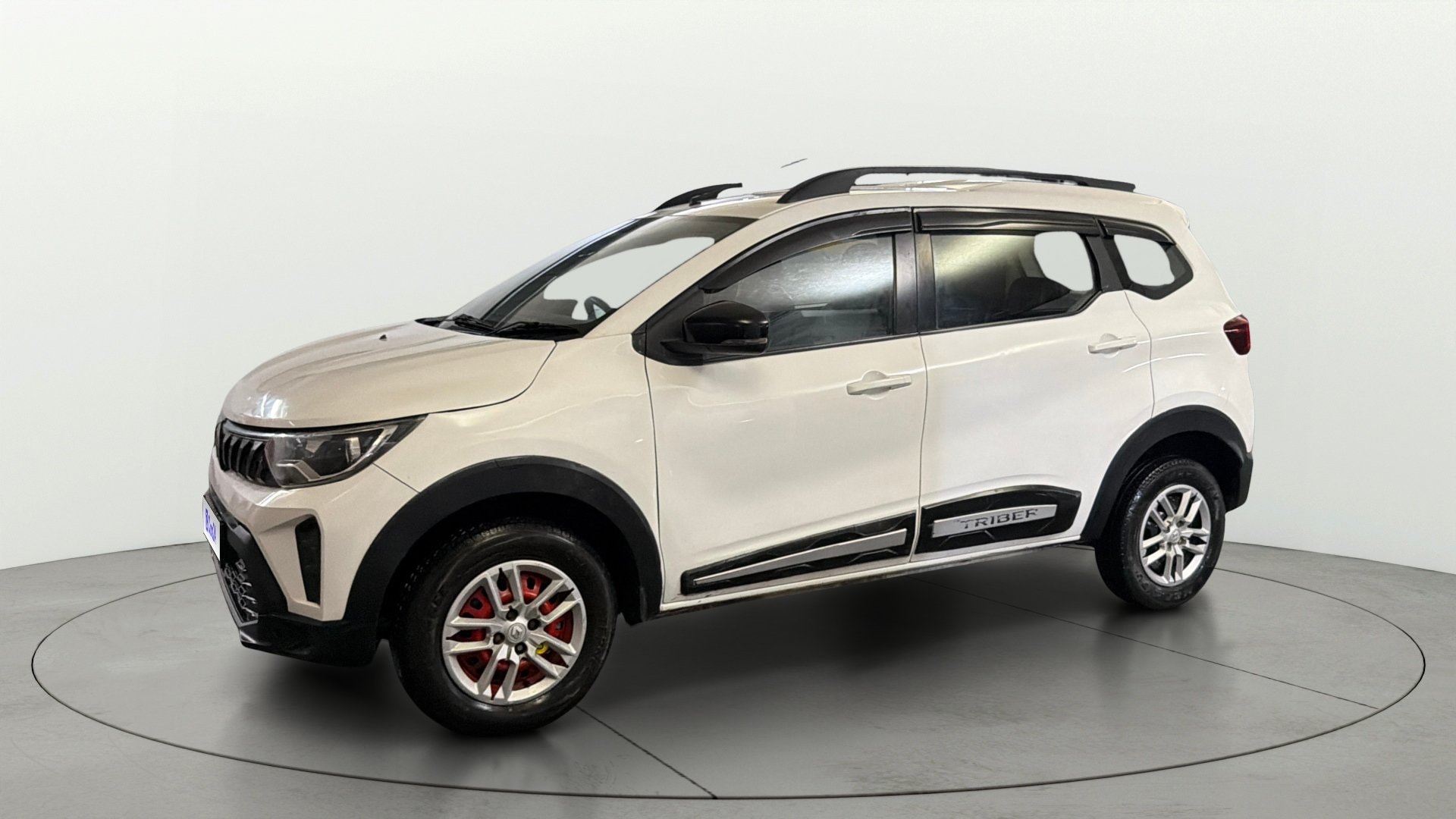 View 2023 Renault Triber RXT Image 35 Used 2023 Renault Triber RXT Image 35