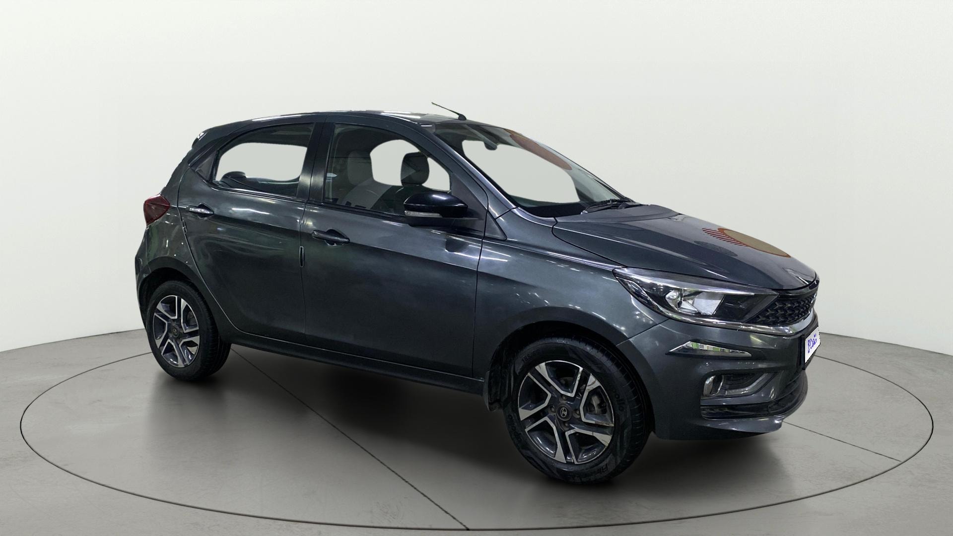 View 2022 Tata Tiago Revotorq XB Image 13 Used 2022 Tata Tiago Revotorq XB Image 13