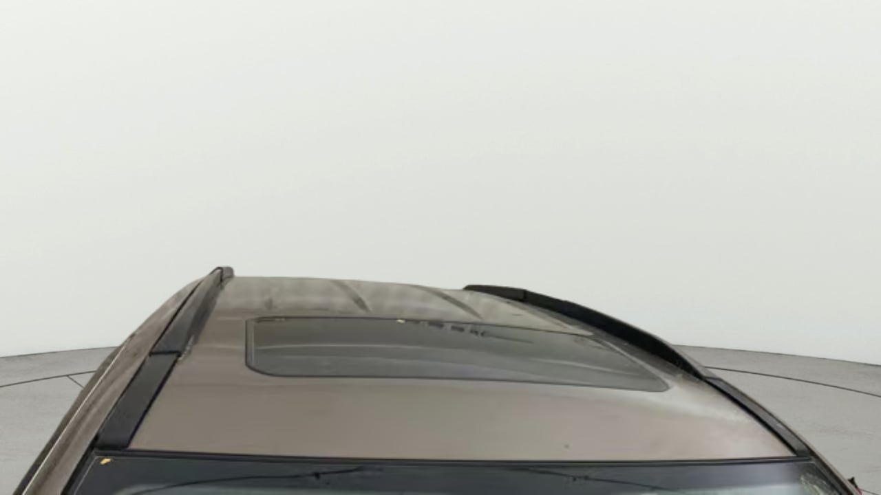 View 2018 Mahindra XUV500 W10 FWD AT Image 5 Used 2018 Mahindra XUV500 W10 FWD AT Image 5