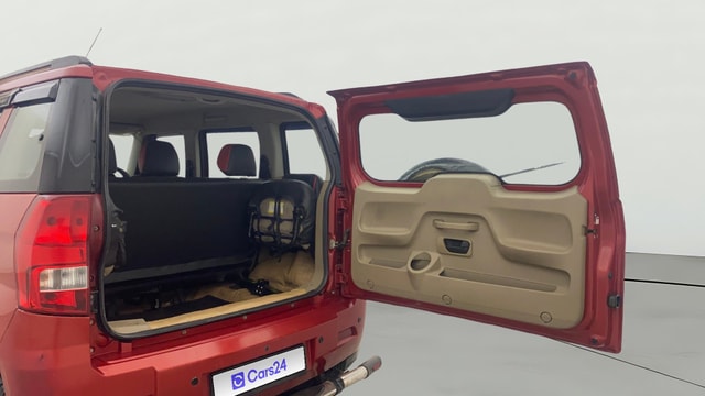 View Mahindra TUV300 Image 31 Used Mahindra TUV300 Image 31