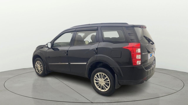 View Mahindra XUV500 Image 2 Used Mahindra XUV500 Image 2