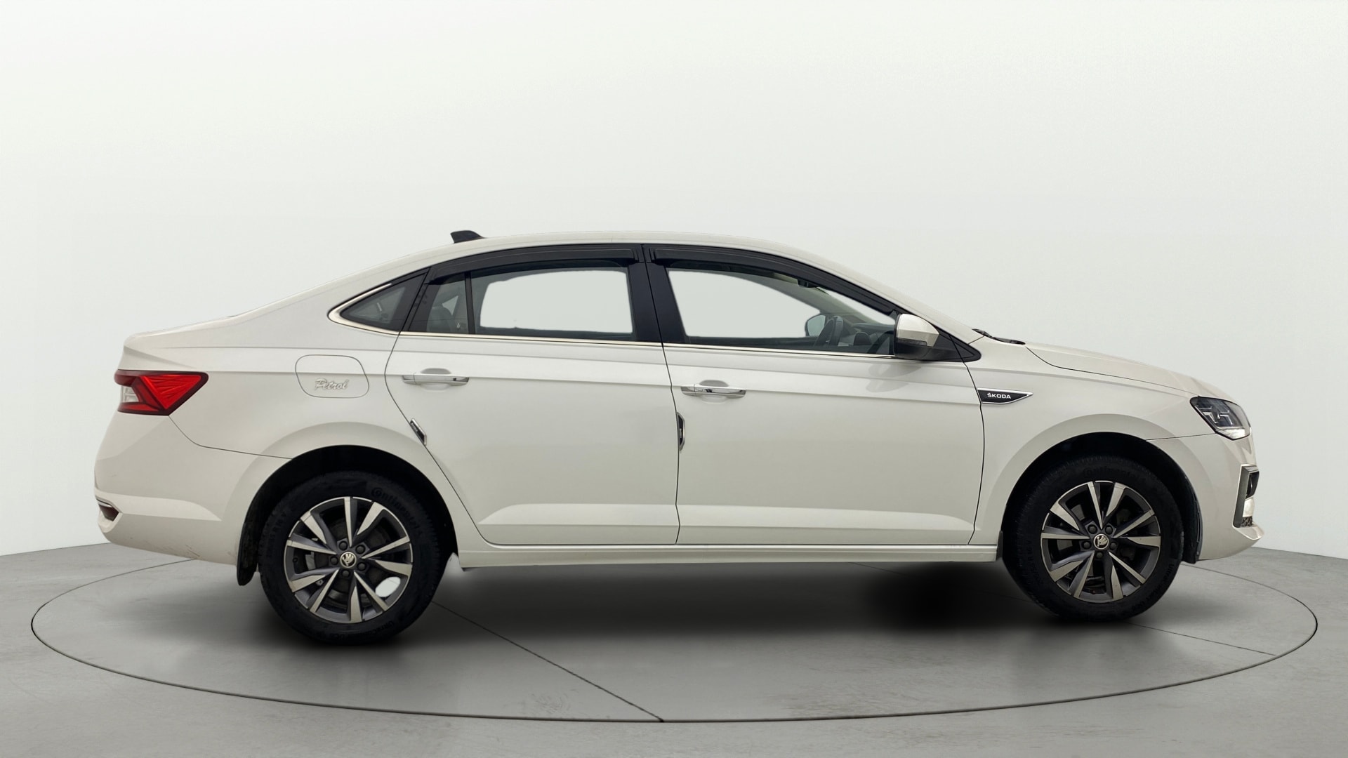 View 2023 Skoda Slavia Style 1.0 TSI AT Image 8 Used 2023 Skoda Slavia Style 1.0 TSI AT Image 8