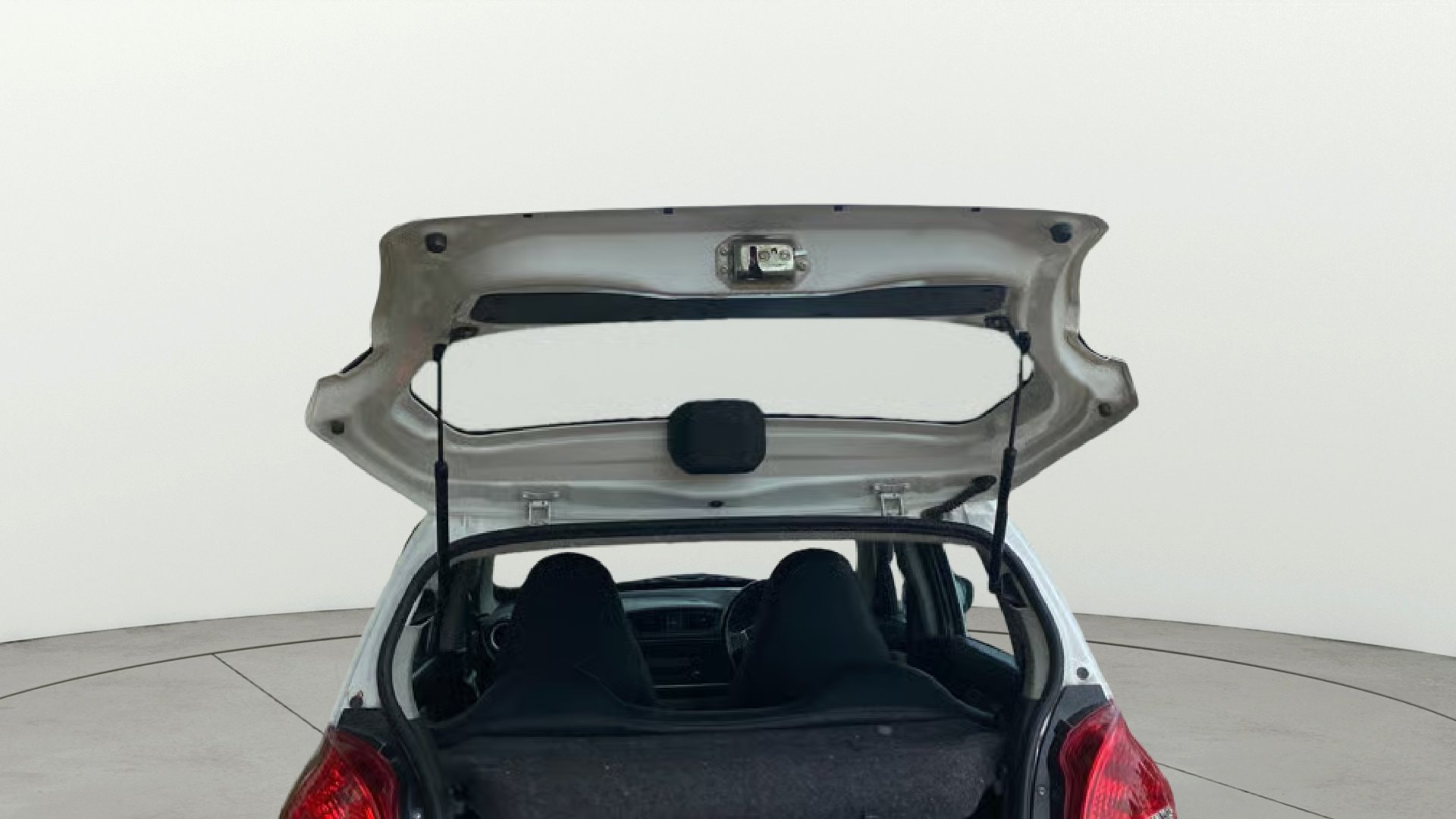 View 2020 Maruti Suzuki 1000 Base Variant Image 16 Used 2020 Maruti Suzuki 1000 Base Variant Image 16