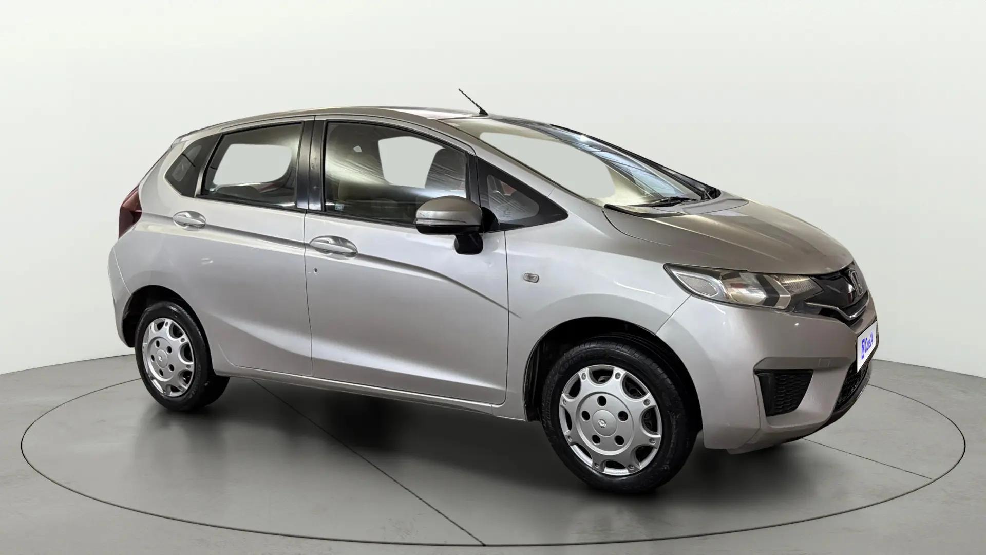 View 2016 Honda Jazz E MT Diesel Image 13 Used 2016 Honda Jazz E MT Diesel Image 13