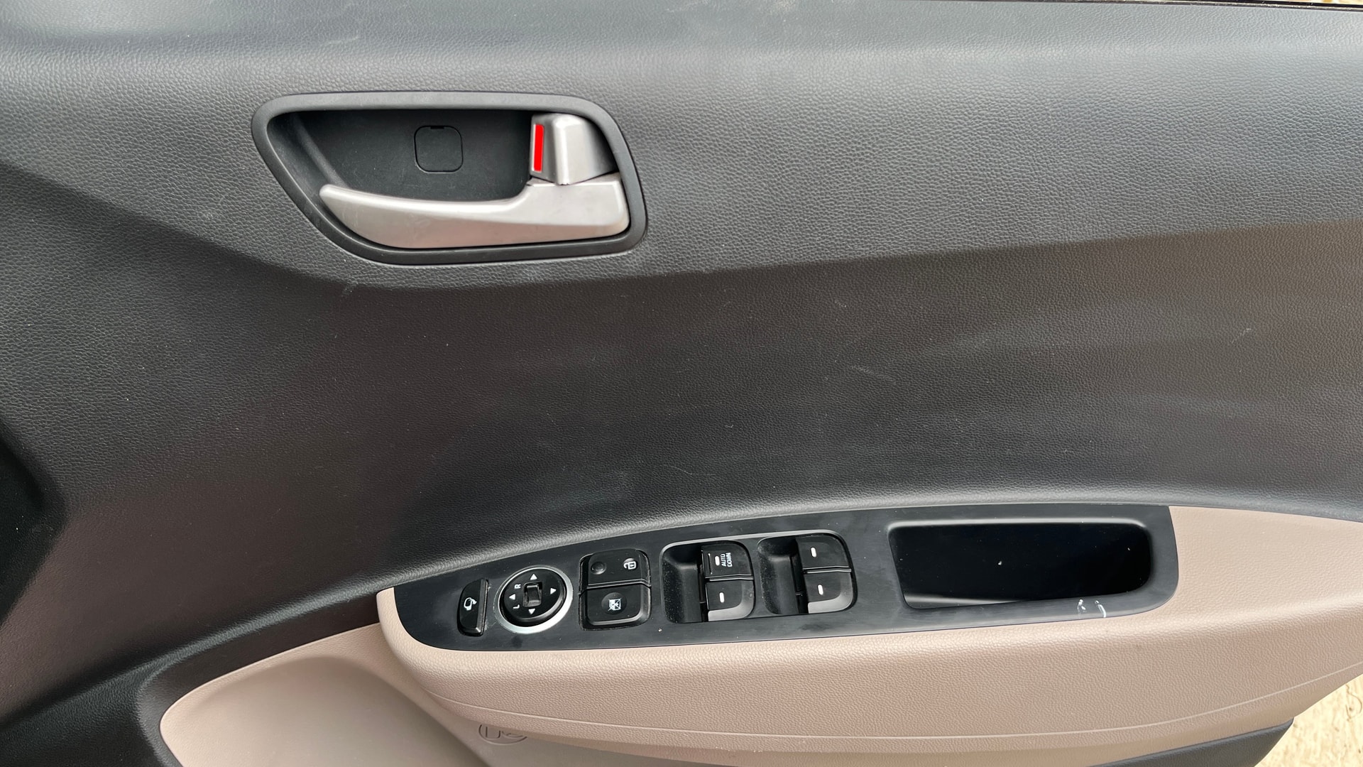 View 2014 Hyundai Xcent SX Petrol (O) Image 34 Used 2014 Hyundai Xcent SX Petrol (O) Image 34