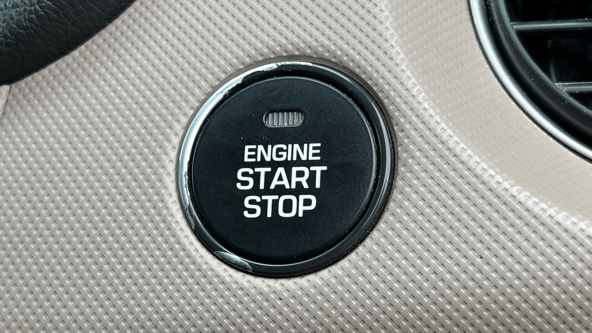 View 2014 Hyundai Xcent SX Petrol (O) Image 35 Used 2014 Hyundai Xcent SX Petrol (O) Image 35