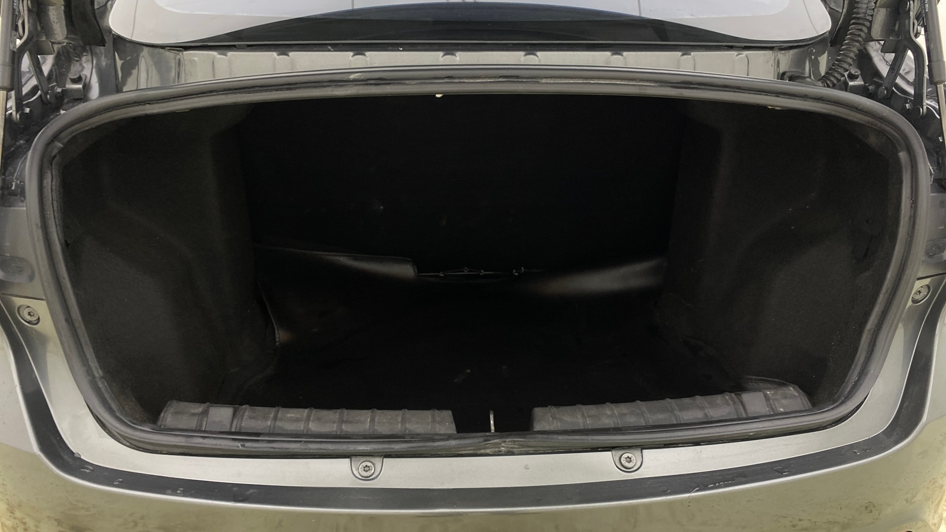 View 2022 Tata Tigor XE Diesel Image 6 Used 2022 Tata Tigor XE Diesel Image 6