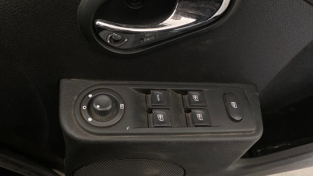 View Renault Duster Image 33 Used Renault Duster Image 33