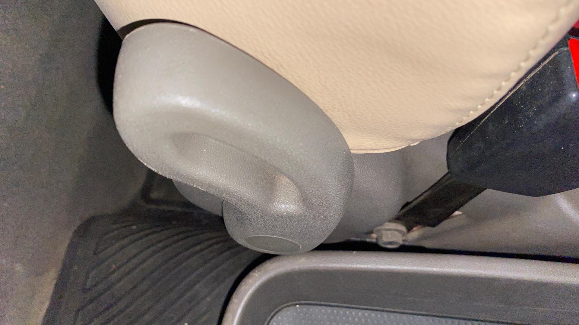 View 2014 Hyundai i10 1.2 Asta MT Image 18 Used 2014 Hyundai i10 1.2 Asta MT Image 18