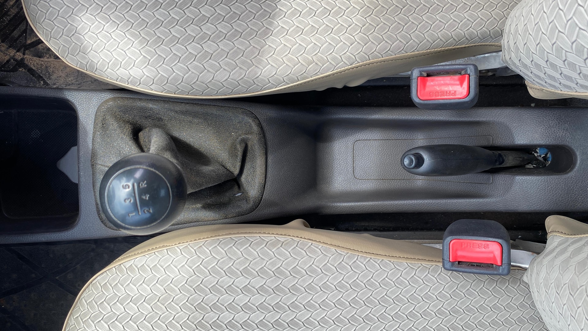 View 2014 Hyundai EON Era Plus Image 38 Used 2014 Hyundai EON Era Plus Image 38