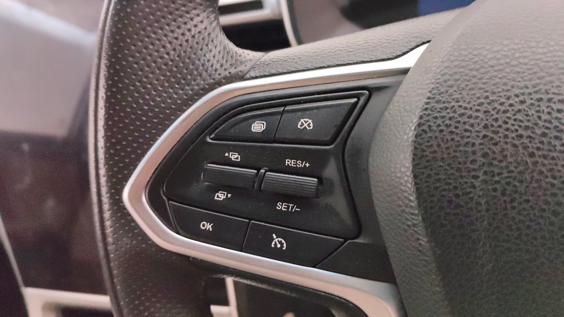 View 2023 MG Hector Sharp Hybrid BS IV Image 3 Used 2023 MG Hector Sharp Hybrid BS IV Image 3