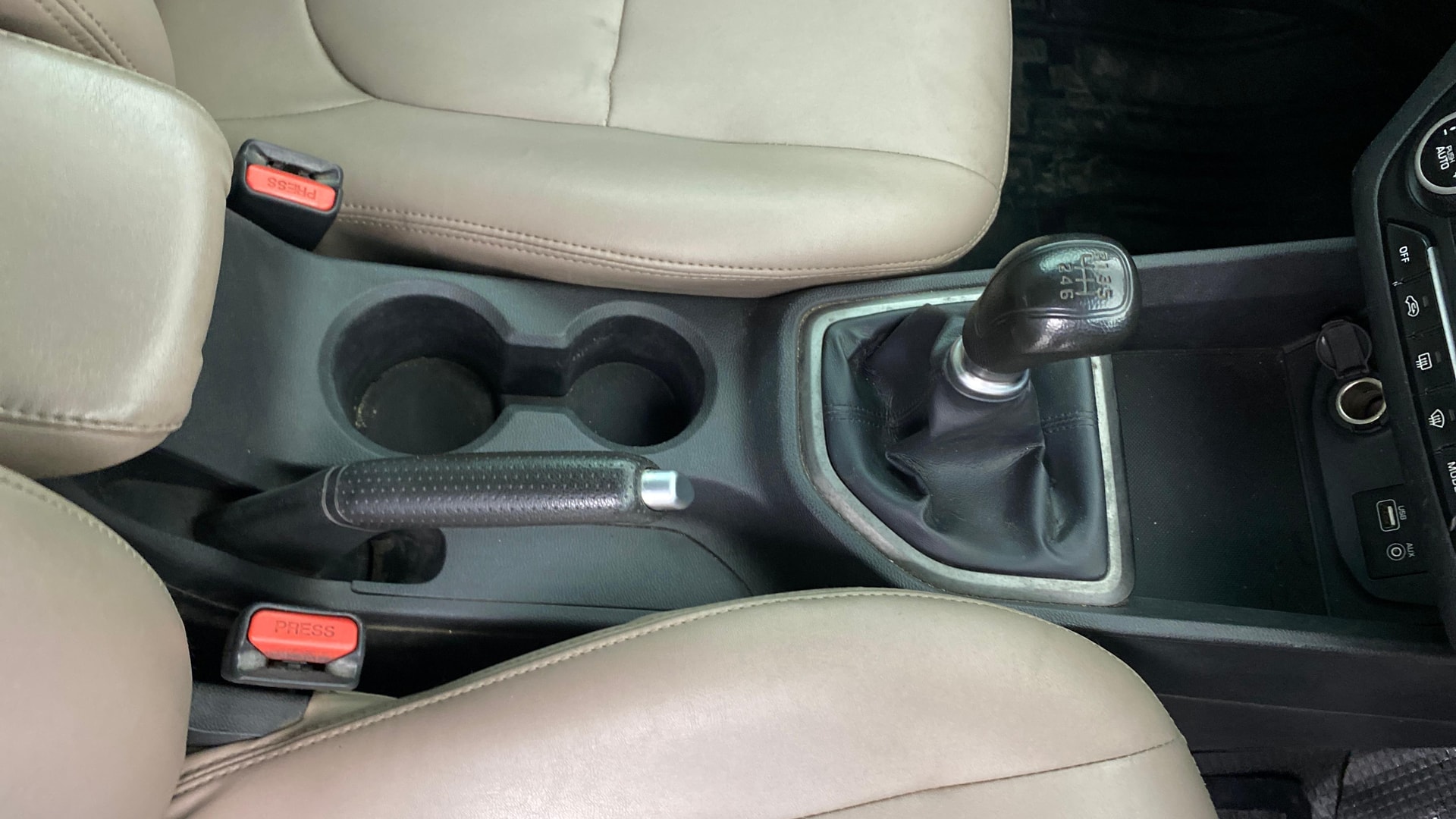 View 2015 Hyundai Creta 1.6 SX Plus Petrol Image 39 Used 2015 Hyundai Creta 1.6 SX Plus Petrol Image 39