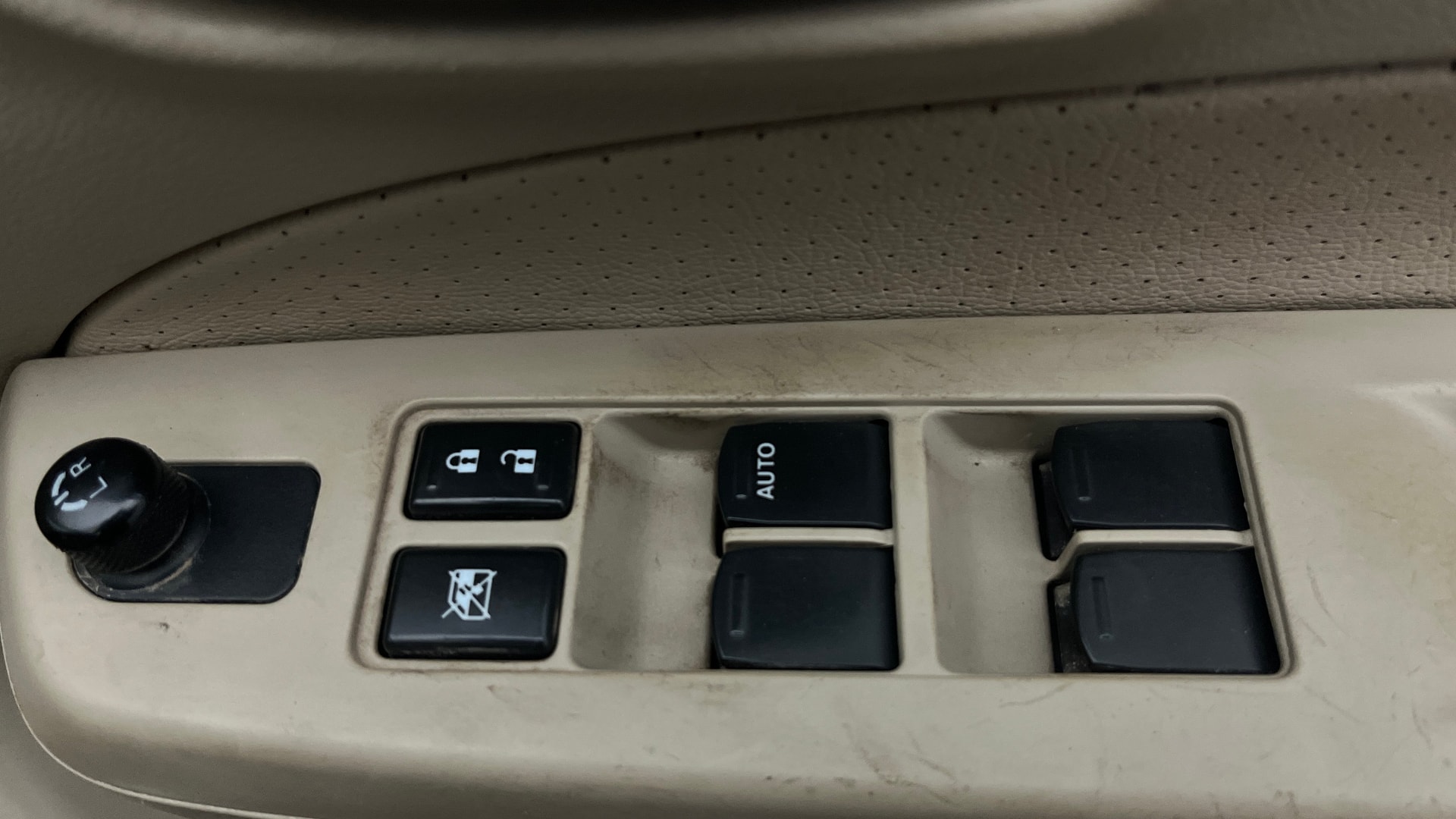 View 2019 Maruti Suzuki 1000 Base Variant Image 37 Used 2019 Maruti Suzuki 1000 Base Variant Image 37