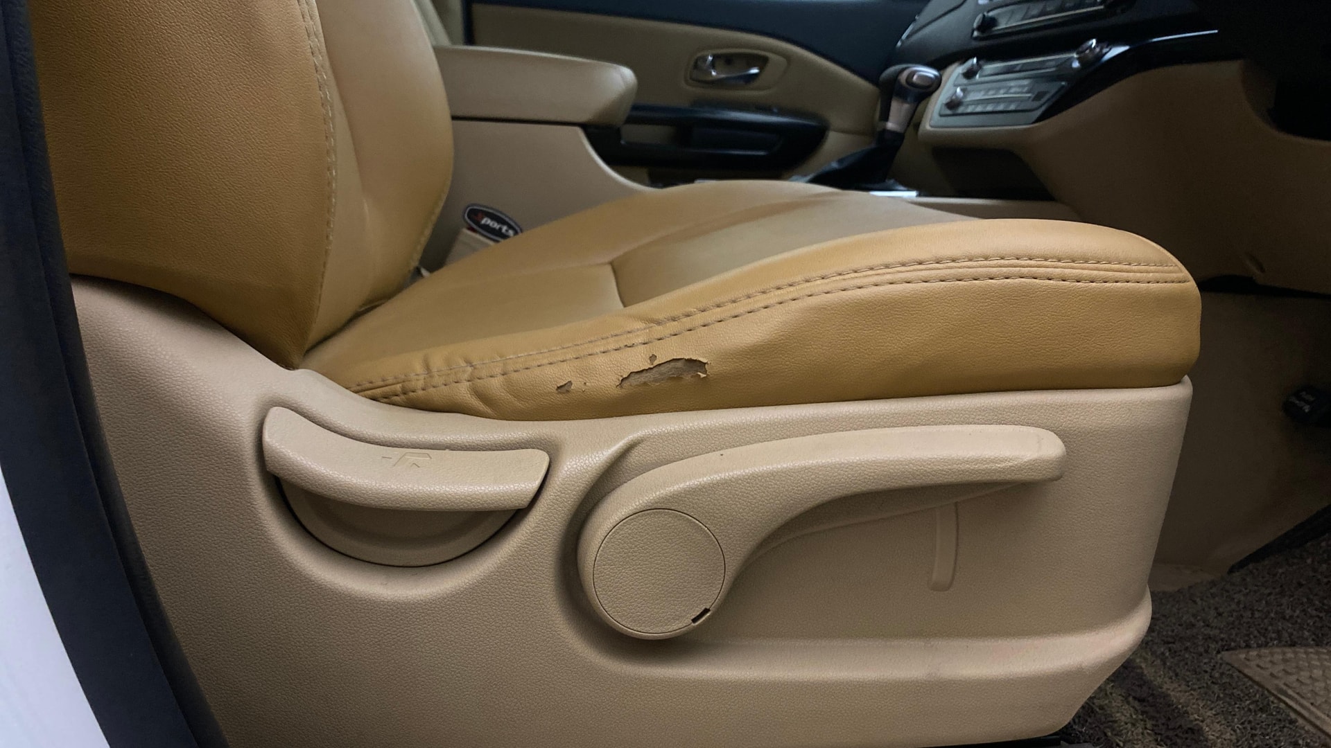 View 2022 Kia Carnival Premium 7 STR Image 12 Used 2022 Kia Carnival Premium 7 STR Image 12
